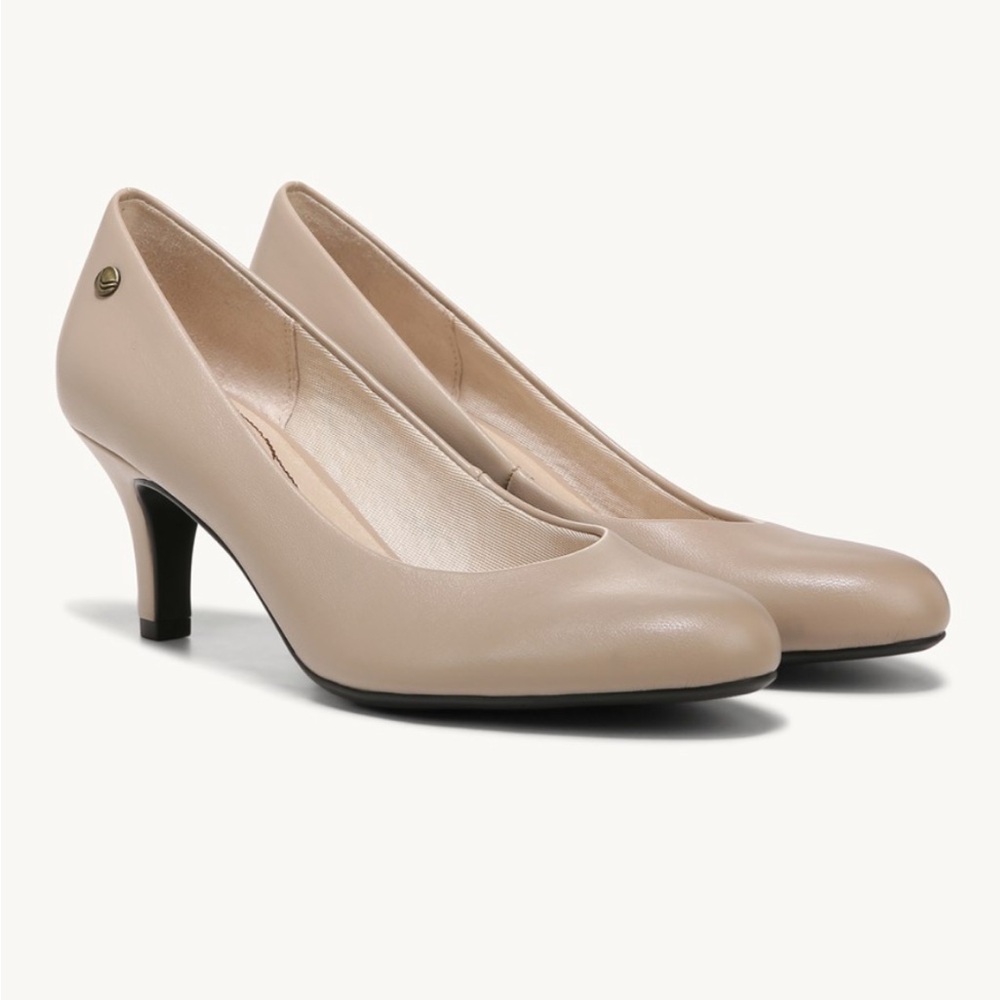 NEW Life Stride Parigi Nude Patent Leather Heels